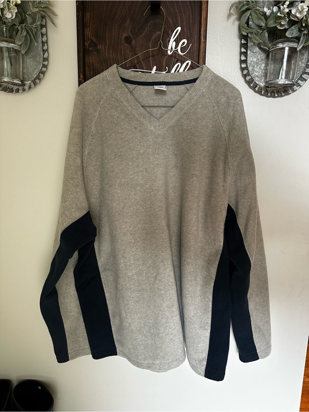 Men's Vintage Y2K V-Neck Fleece Pullover Sweater - Gray with Navy Panels